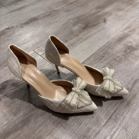 Fashion Bug Cream Pearl Bow Heels - Picture 2 of 5